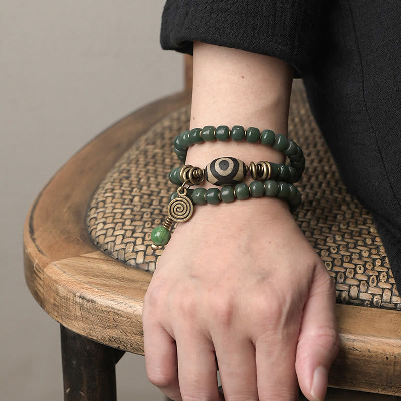 Armband Bodhi – Frieden grüne Perlen Naturstein Handgelenk elegant