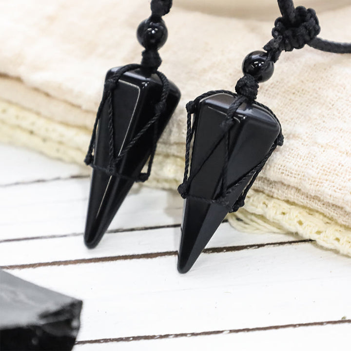 Schwarze Obsidian Spitzen Kette Anhänger Naturstein Mut Stärke