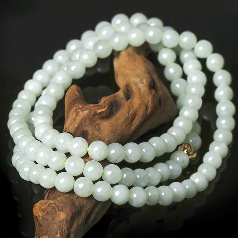 Mala 108 Perlen Jade – Glück Armband grüner Naturstein elastisch getragen