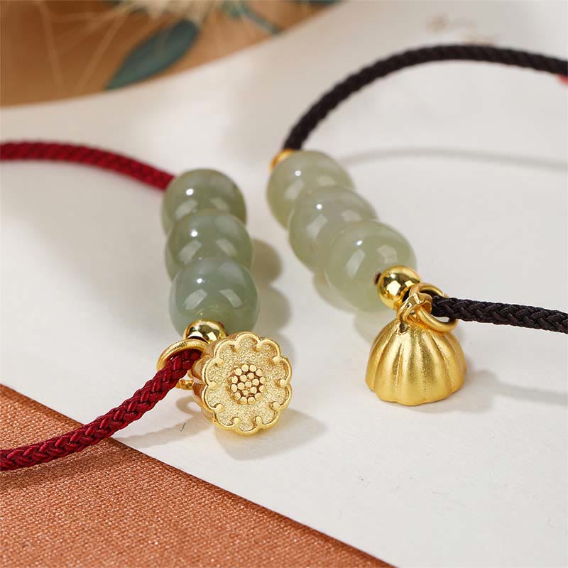 Jade Lotus Armband mit goldenen Verschlüssen Glück Wohlstand Energie.