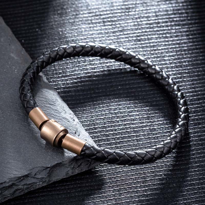 Geflochtenes schwarzes Lederarmband mit bronzefarbenem Magnetverschluss Vintage