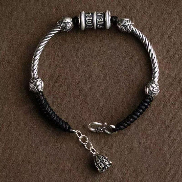 Silbernes Armband Om Mani Padme Hum mit schwarzem Lederband und Anhänger