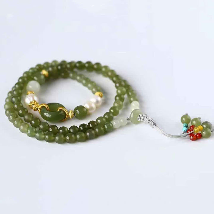 Jade Perlen Armband grün mehrschichtig mit bunten Anhängern elegantes Schmuckstück