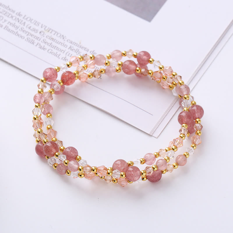 Armband Erdbeerquarz Amethyst Frieden rosa Perlen Goldperlen Flatlayaufnahme