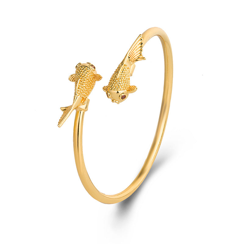 Goldenes Armband Kupfer Koi Fisch Wohlstand Schmuck Freisteller