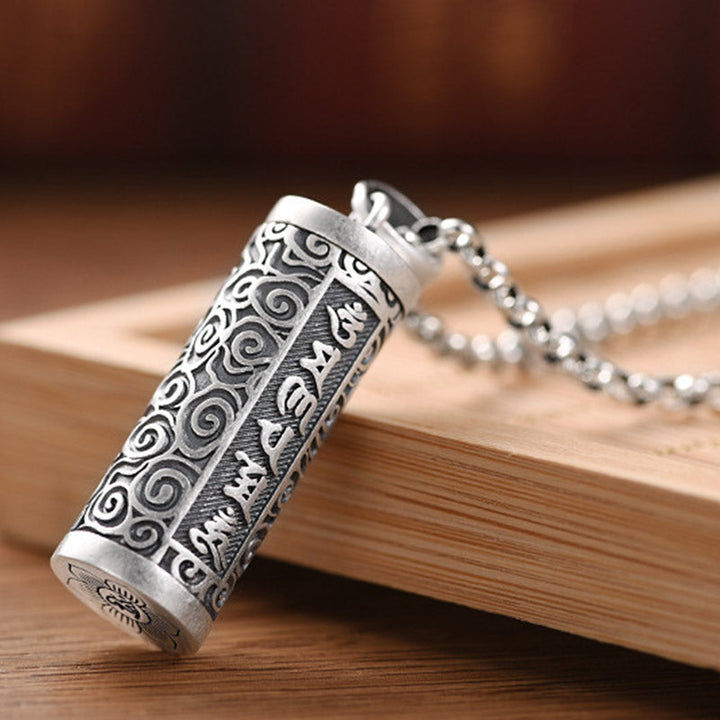 Anhänger Silber Mantra mit spirituellem Design und Kettendetails