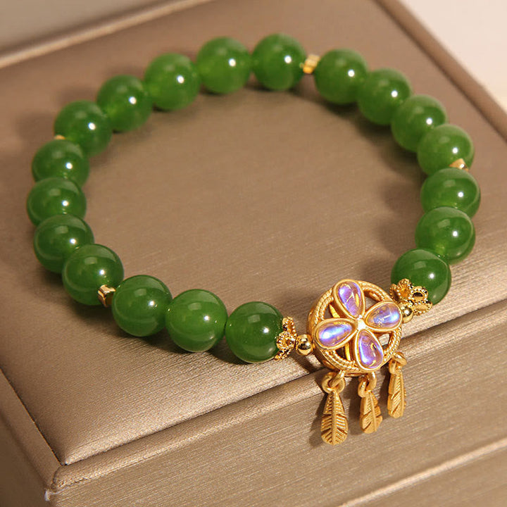 Armband Grüne Jade Kleeblatt – Glück & Liebe mit goldenem Verschluss elegantes Design