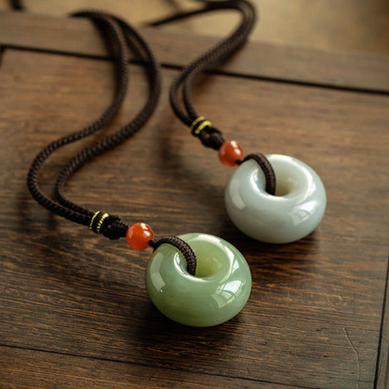 Jade Anhänger Kette Donut grün Naturstein Gelassenheit