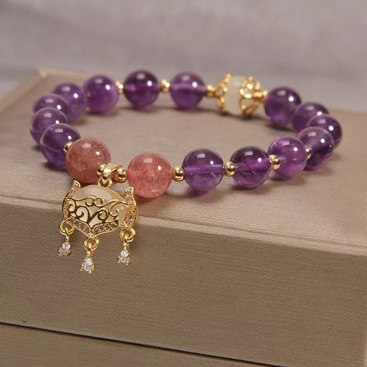 Armband Erdbeerquarz Amethyst Katze goldene Perlen Heilstein elegant