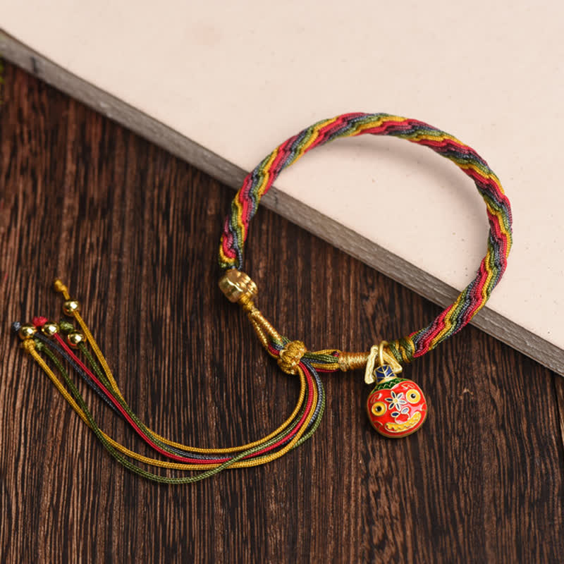Buntes Seidenbaumwoll-Armband mit rotem Glücksbringer-Anhänger Goldverschlingendes Wesen Family Glück.