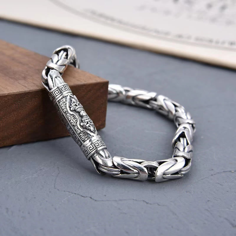 Silbernes Armband mit Om Mani Padme Hum Gravur elegantes Design.
