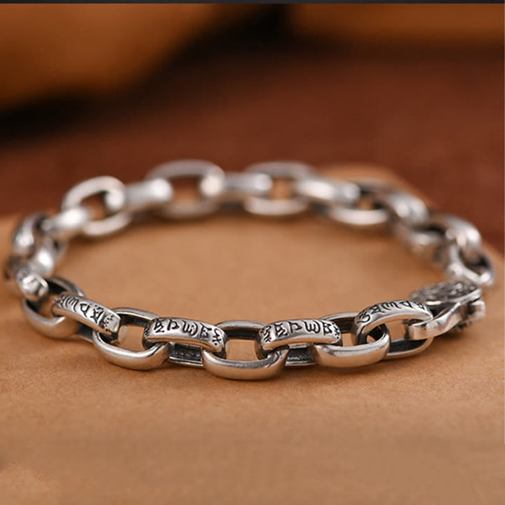 Silbernes Armband Kupfer Om Mani Padme Hum Nahaufnahme Flachware