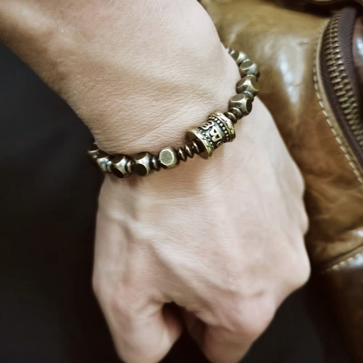 Kupfer Om Mani Padme Hum Armband Handgelenk mit verziertem Mittelteil getragen