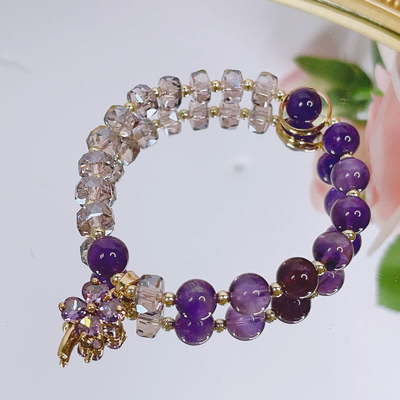 Amethyst Kristall Armband mit goldenen Perlen und Kleeblatt Anhänger elegant