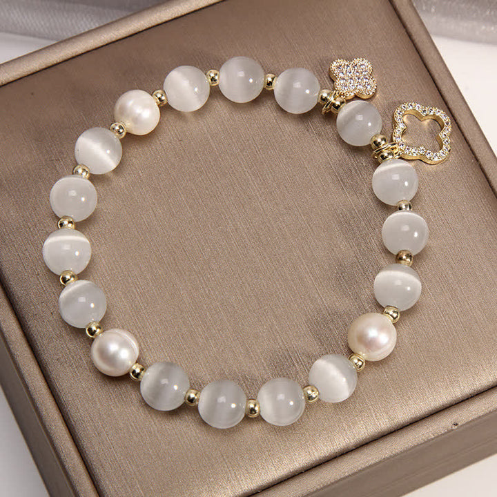 Armband Perle Katze – Liebe weiß Mondstein Flachaufnahme eleganter Schmuck