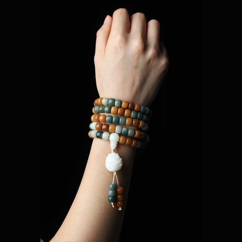 Armband Bodhi Lotus – Harmonie mit Holz- und Steinperlen am Handgelenk