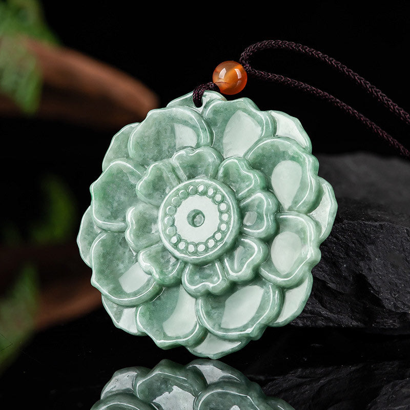 Jade Lotus Kette Glück Wohlstand grüner Stein elegantes Design Naturstein