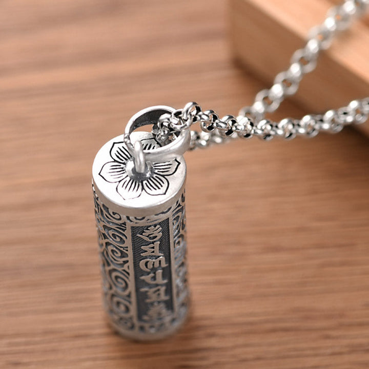 Anhänger Silber Mantra Schutz Spiritualität Blume Gravur Kettenanhänger
