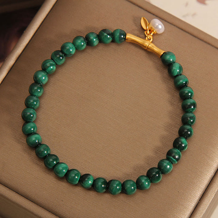 Malachit Perlen Armband mit goldenem Bambus Charm und Perle elegante Natursteinkette