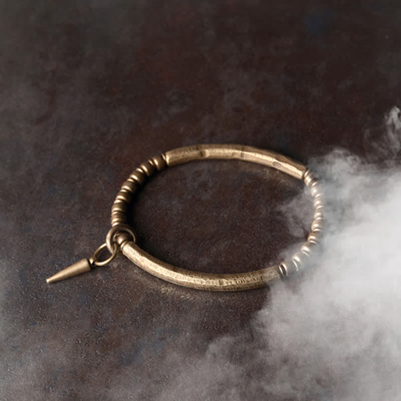 Kupfer Armband am Handgelenk getragen elegantes Accessoire Naturstein Balance