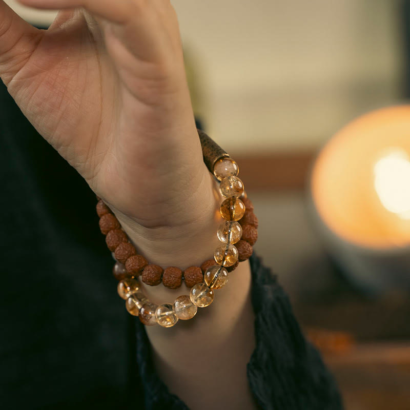 Armband Citrin Kristall Wohlstand mit Rudraksha Perlen elegant getragen