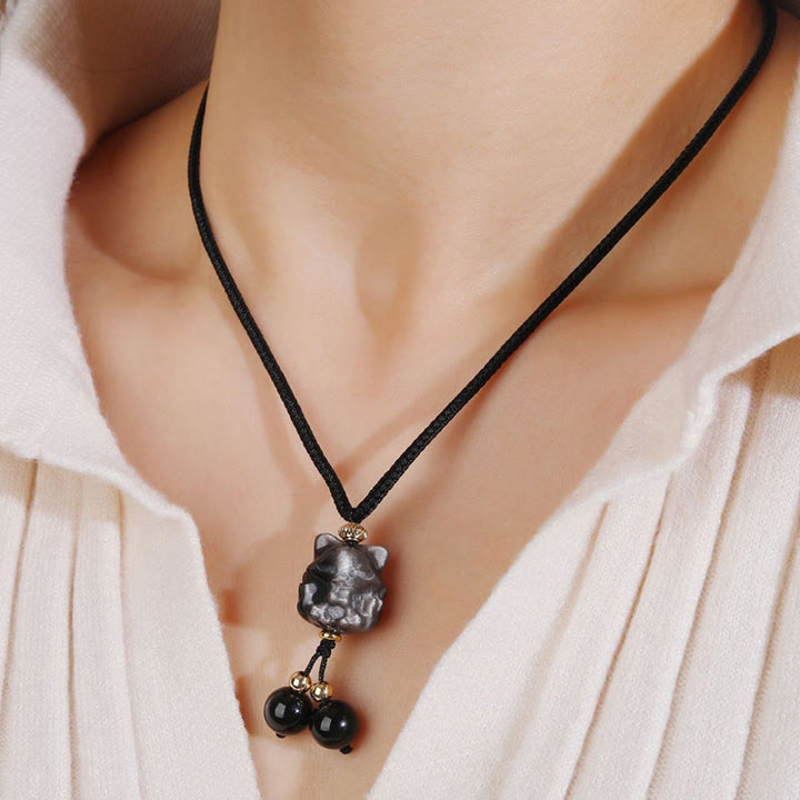 Kette Obsidian Neunschwaenziger Fuchs Schwarz Tragen