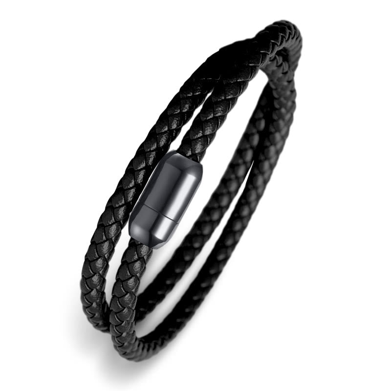 Schwarzes Lederarmband magnetisch mit Edelstahlverschluss Nahaufnahme