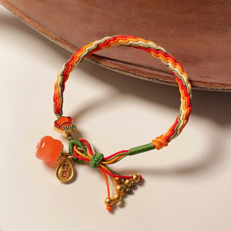 Armband Roter Achat – Stärke mit farbigen Schnüren und Anhängern