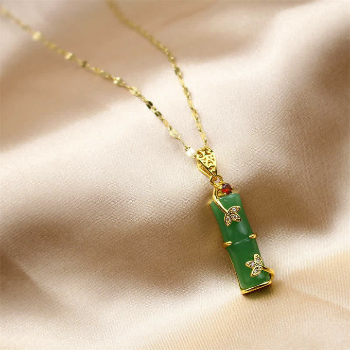 Jade Bambus Anhänger grün goldfarben Kette eleganter Naturstein Schmuck
