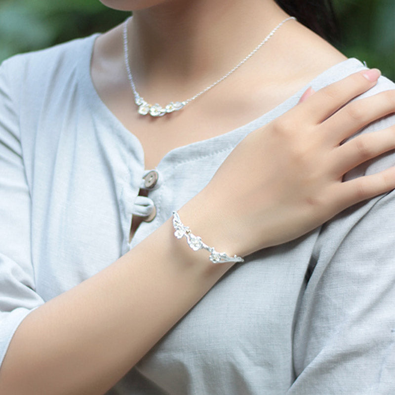 Armband 925 Silber – Segen Balance elegant am Handgelenk getragen glänzend