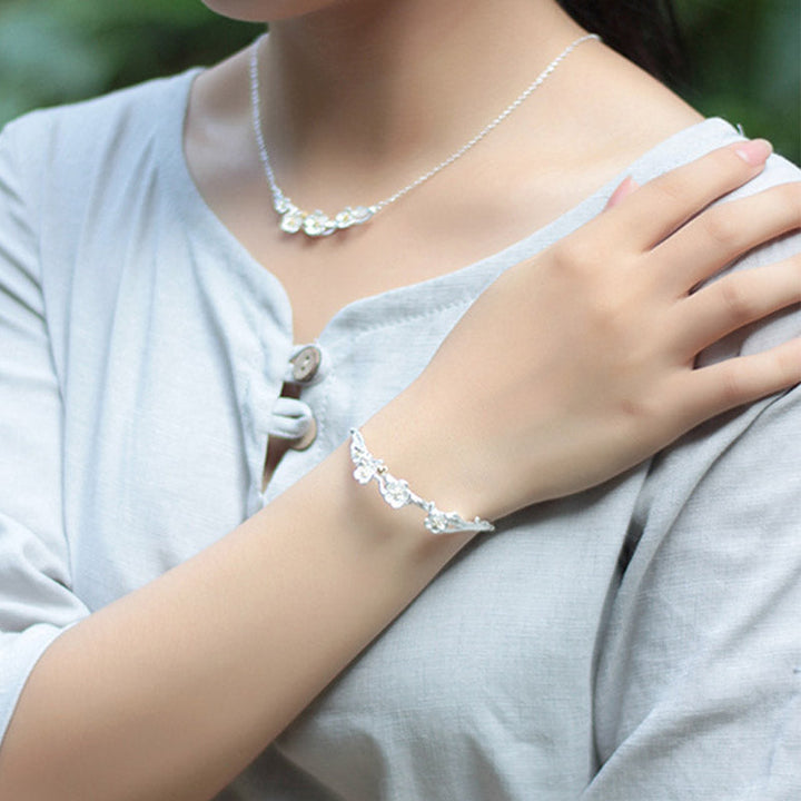 Armband 925 Silber – Segen Balance elegant am Handgelenk getragen glänzend