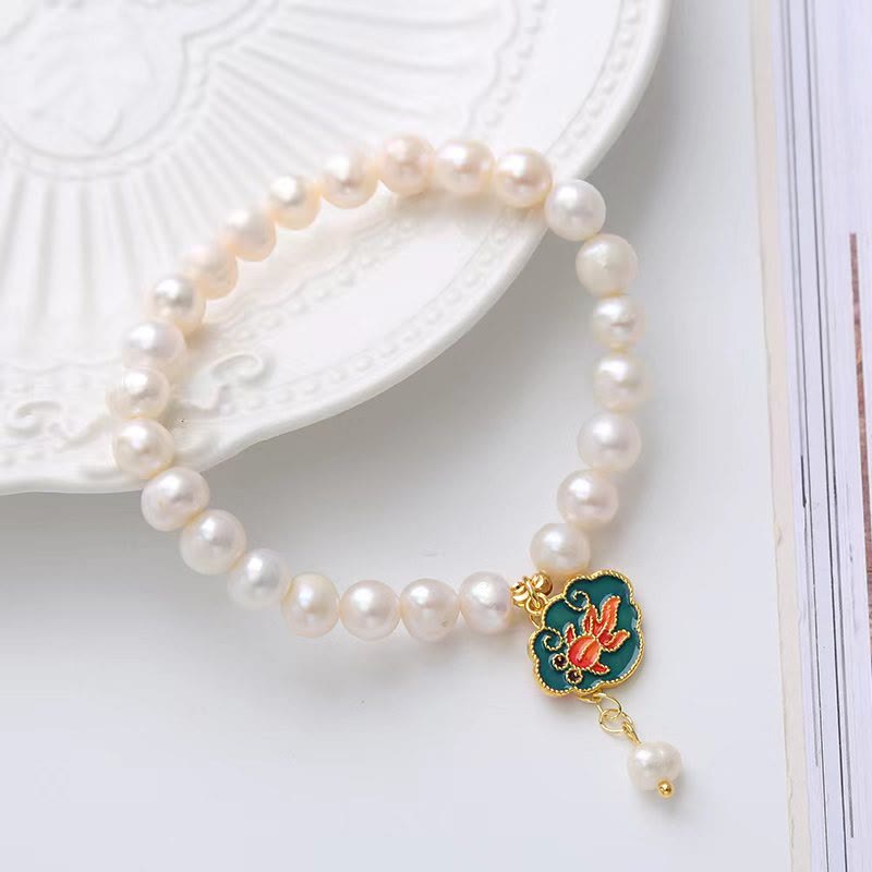 Armband Perle Koi Fisch mit Süßwasserperlen und goldenem Verschluss.