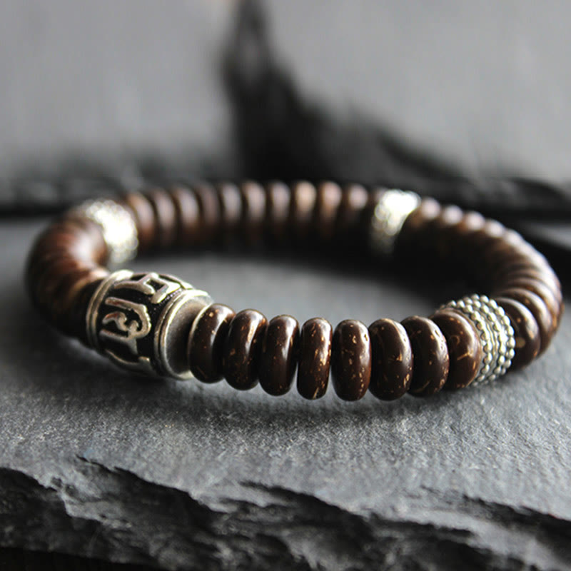 Armband Om Mani Padme Hum – Energie mit braunen Holzperlen und Metallverzierungen
