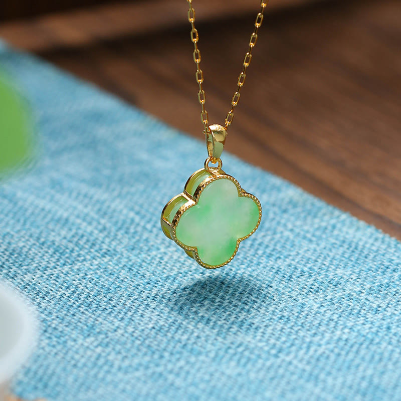 Jade Buddha Glück Kette grüner Vierblatt Anhänger Glück getragen