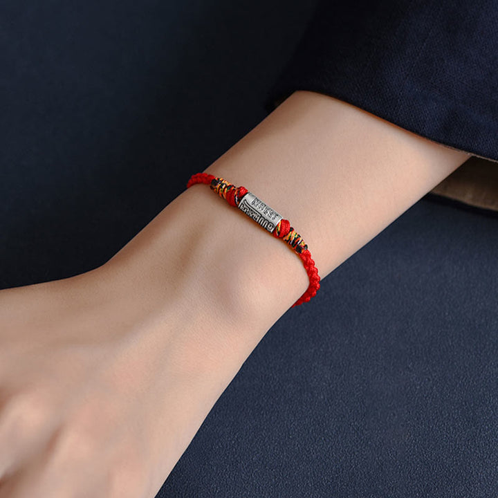 Rotes Armband 925 Silber – Schutz & Stärke am Handgelenk getragen elastisch