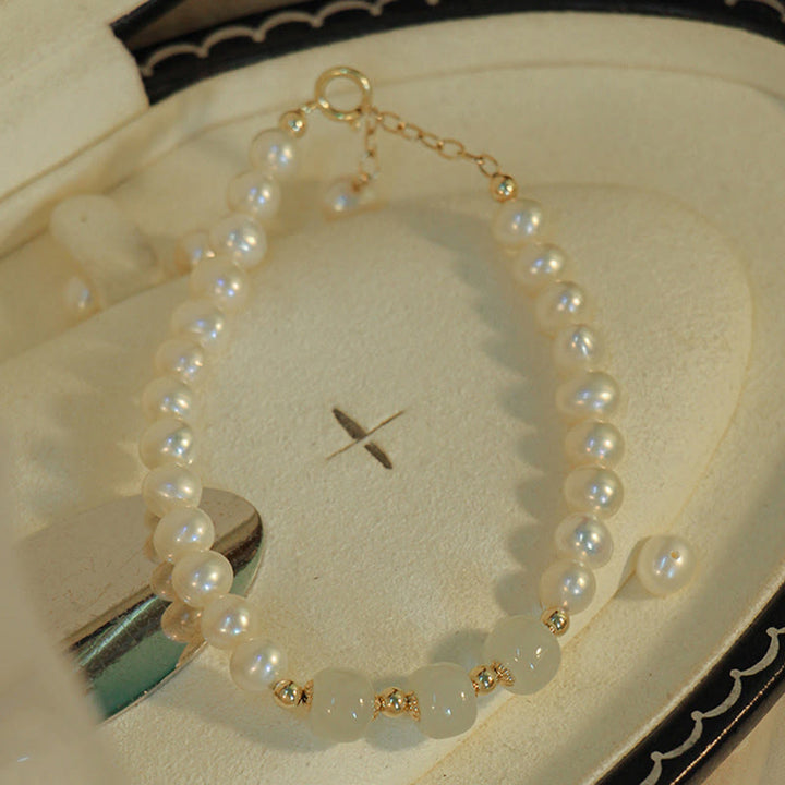 Armband Weiße Jade Cyan Jade Perlen goldene Akzente Anhänger