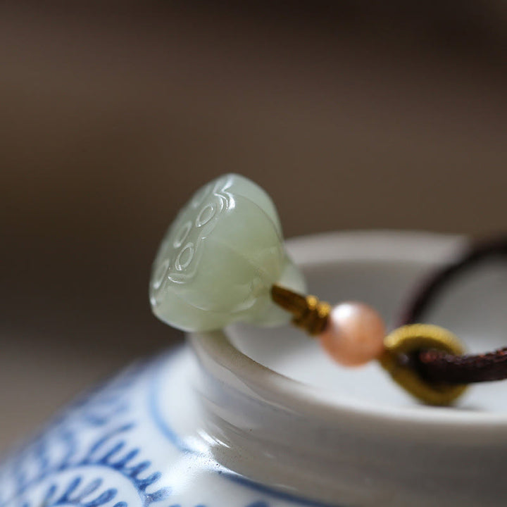 Jade Anhänger Lotus Frieden Naturstein Kette