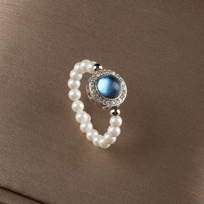 Elegantes Perlenarmband mit blauem Mondstein Anhänger Silber