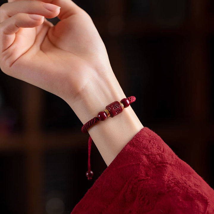 Armband Zinnober Rot - Mantra Gravur Geflochten