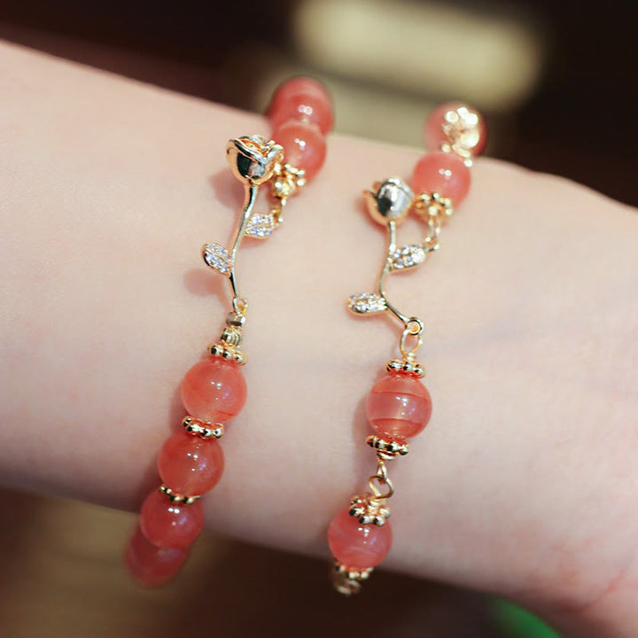 Armband Roter Achat – Ruhe elegante Ohrringe Goldfiligran Handgelenk getragen