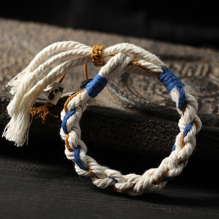 Weißes Seilarmband mit blauen und goldenen Fasern, Glück & Wohlstand & Stärke.