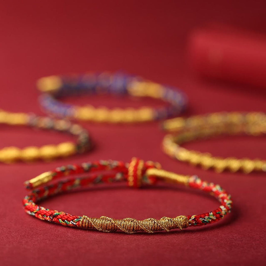 Rotes Armband Chinesisches Tierkreis – Schutz & Stärke mit goldenen Fasern, mehrere Armbänder