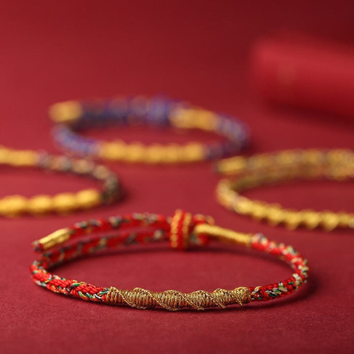 Rotes Armband Chinesisches Tierkreis – Schutz & Stärke mit goldenen Fasern, mehrere Armbänder