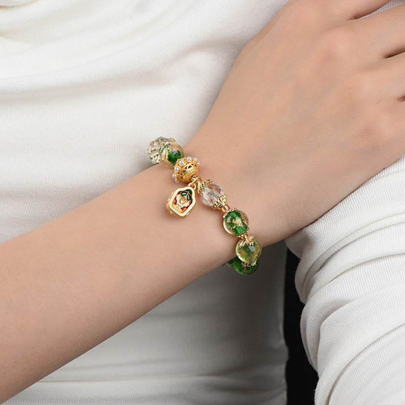 Grünes Armband 925 Silber Kupfer mit Glasperlen am Handgelenk getragen