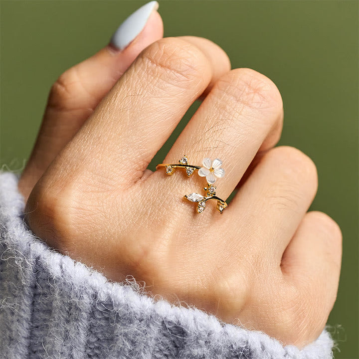 Ring 925 Silber Weiße Blume Segen Glück elegant getragen