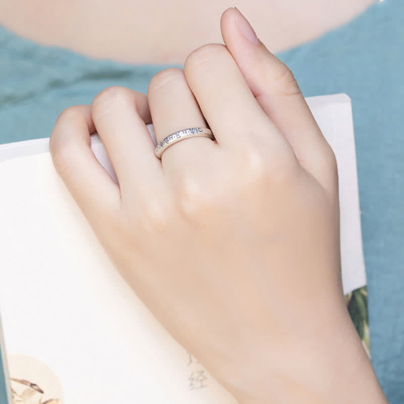 Ring 925 Silber Om Mani Padme Hum Liebe Frieden elegant am Finger