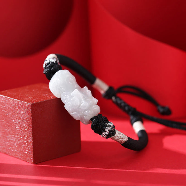 Jade Pixiu Armband mit schwarzem Seil elegante Darstellung Glück Wohlstand