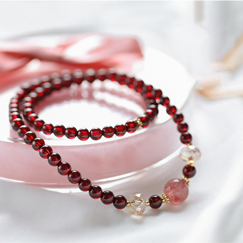 Armband Erdbeerquarz Granat rote Perlen eleganter Schmuck Handgelenk