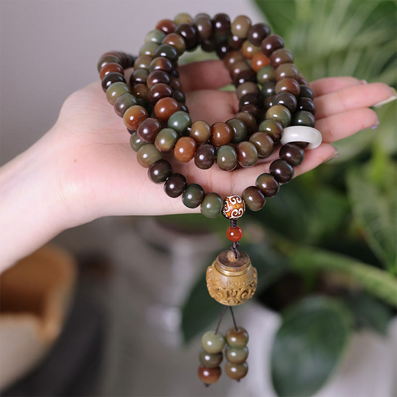 Mala 108 Perlen Bodhi Balance Armband Holzperlen Handgelenk getragen