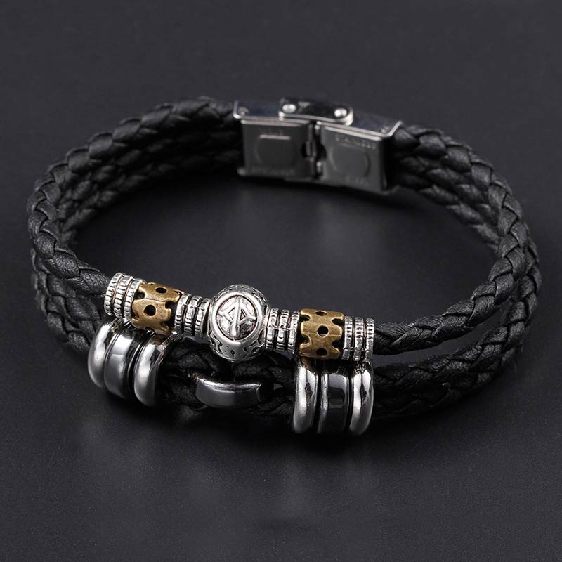 Schwarzes Leder Armband mit Hämatit und Metallverzierungen Nahaufnahme